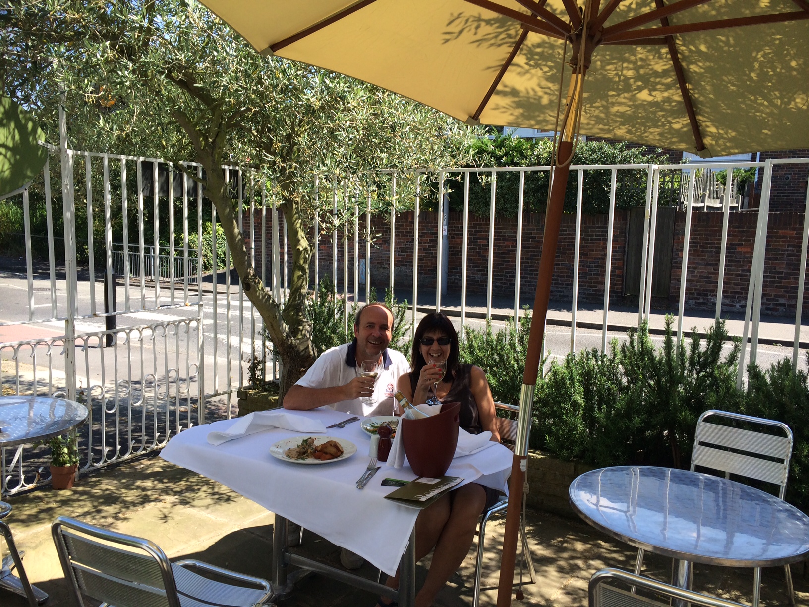 Rosmarino Restaurant in Worcester Park. Outside patio