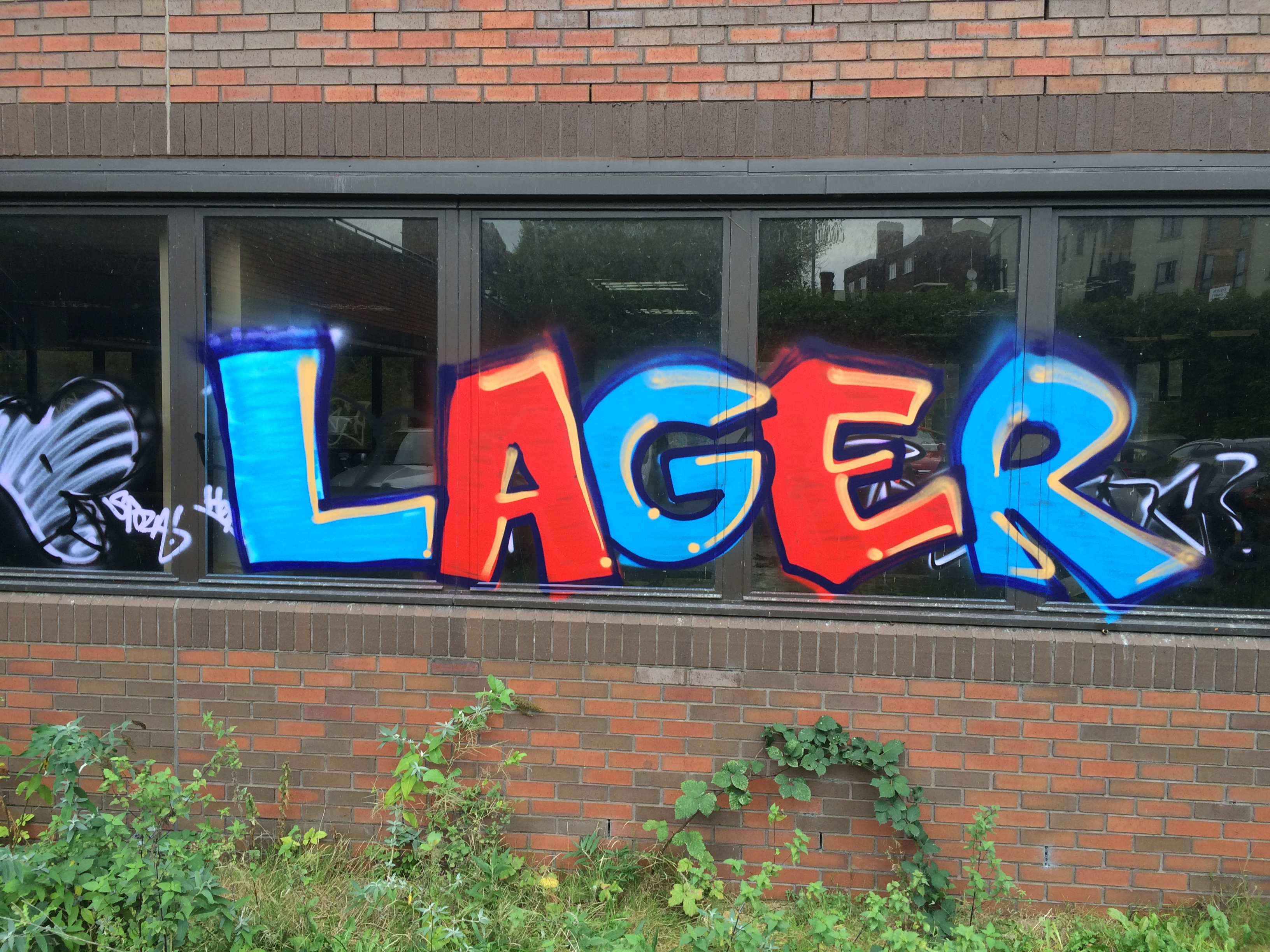 Graffiti Brentford in the Watermans Car Park Brentford. Copyright Chris Bushe 2015