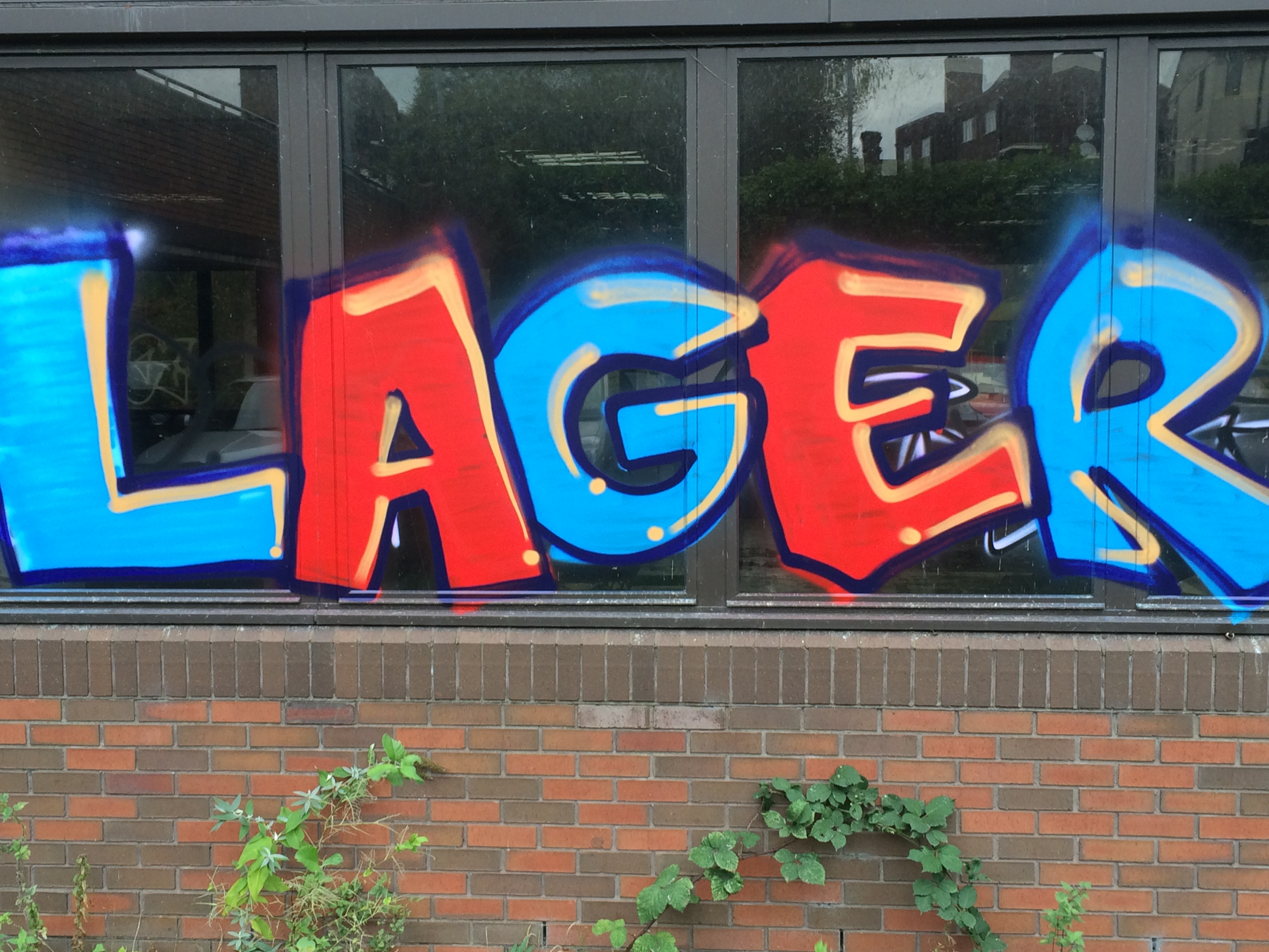 Graffiti Brentford in the Watermans Car Park Brentford. Copyright Chris Bushe 2015